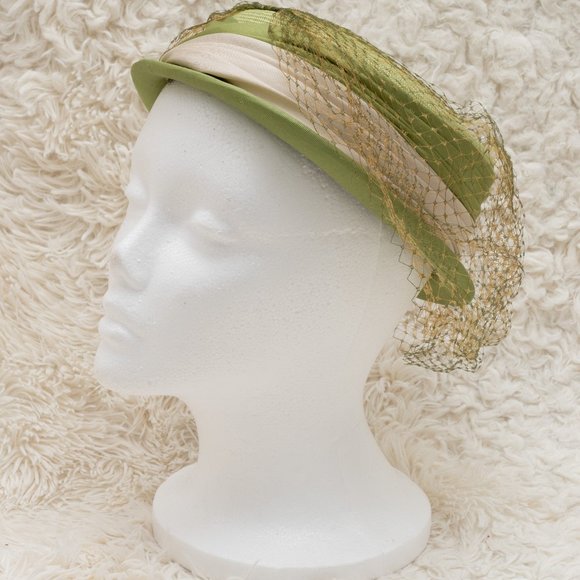 Vintage 1960s Green and Cream Straw Hat - Picture 1 of 10